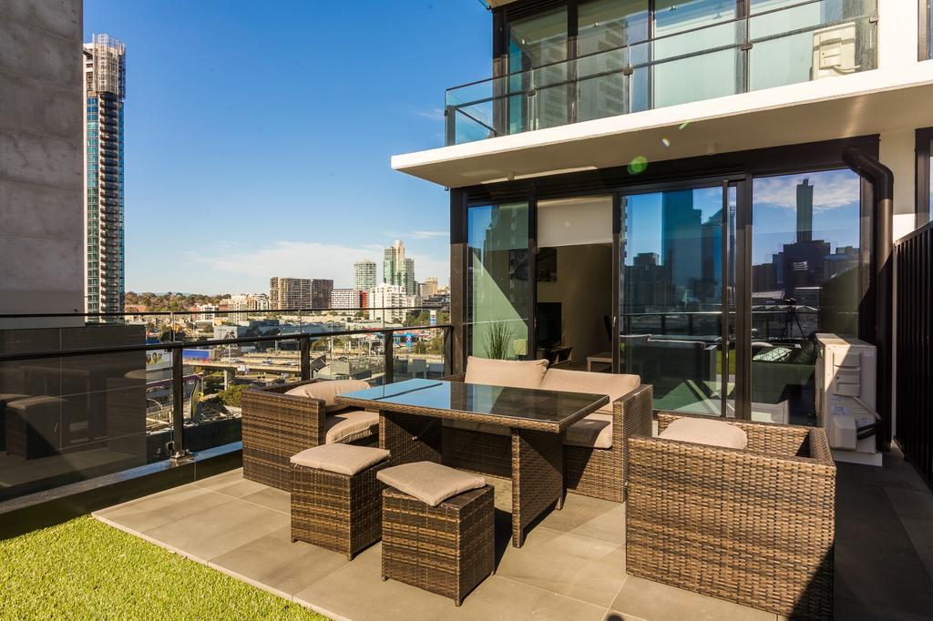 Mj Shortstay Apartments - Platinum Tower ملبورن المظهر الخارجي الصورة